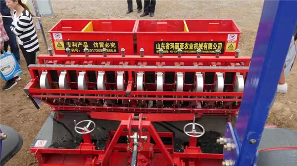 小型大蒜播种机