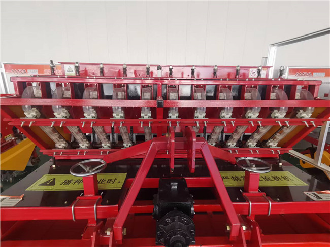 大蒜正芽播种机