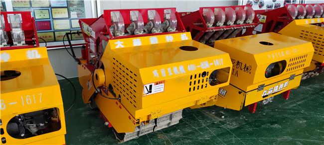 4行自走式大蒜播种机